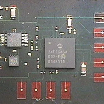 Strain gauge circuit to be embedded in fiberglass